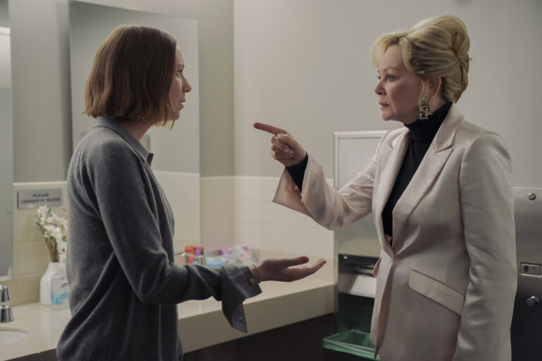 hannah einbinder jean smart 3