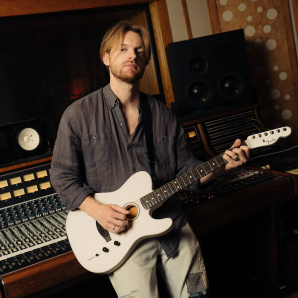 Fender Finneas Acoustasonic Artist Lifestyle Control Room 1019