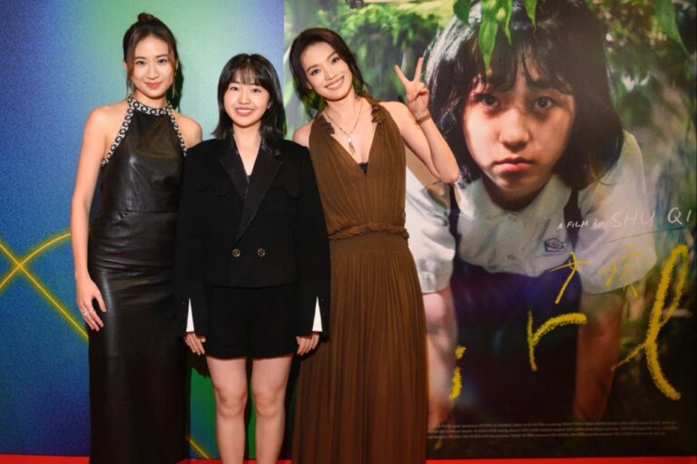 9m88 and Bai Xiaoying cast of Girl and Shu Qi director of Girl on the red carpet at Opening Night of Singapore International Film Festival