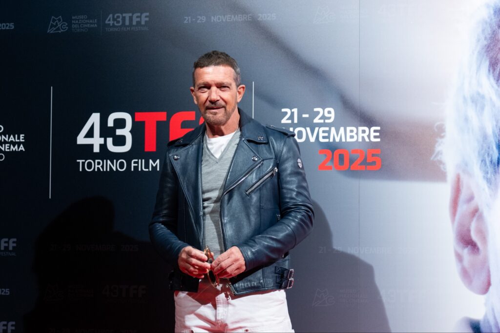 MixCollage 23 Nov 2025 05 10 PM 9700