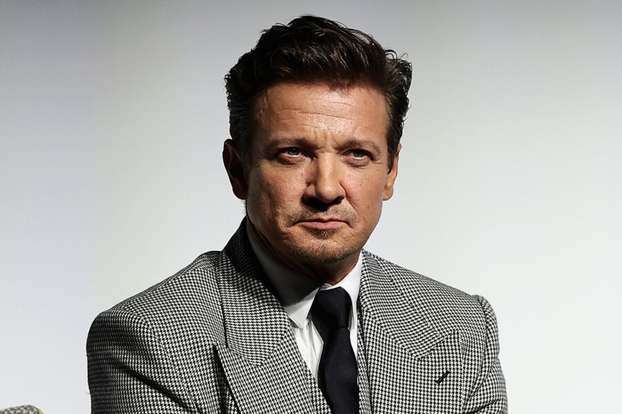 jeremy renner denies