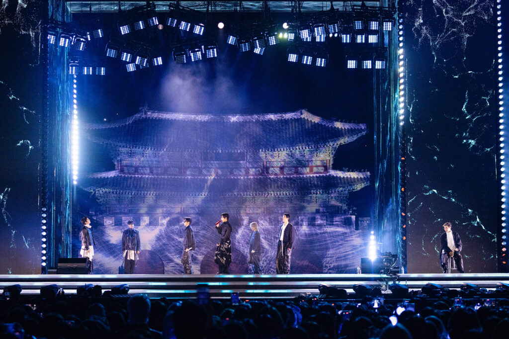 BTS Group LivePerformance HYBE 00011